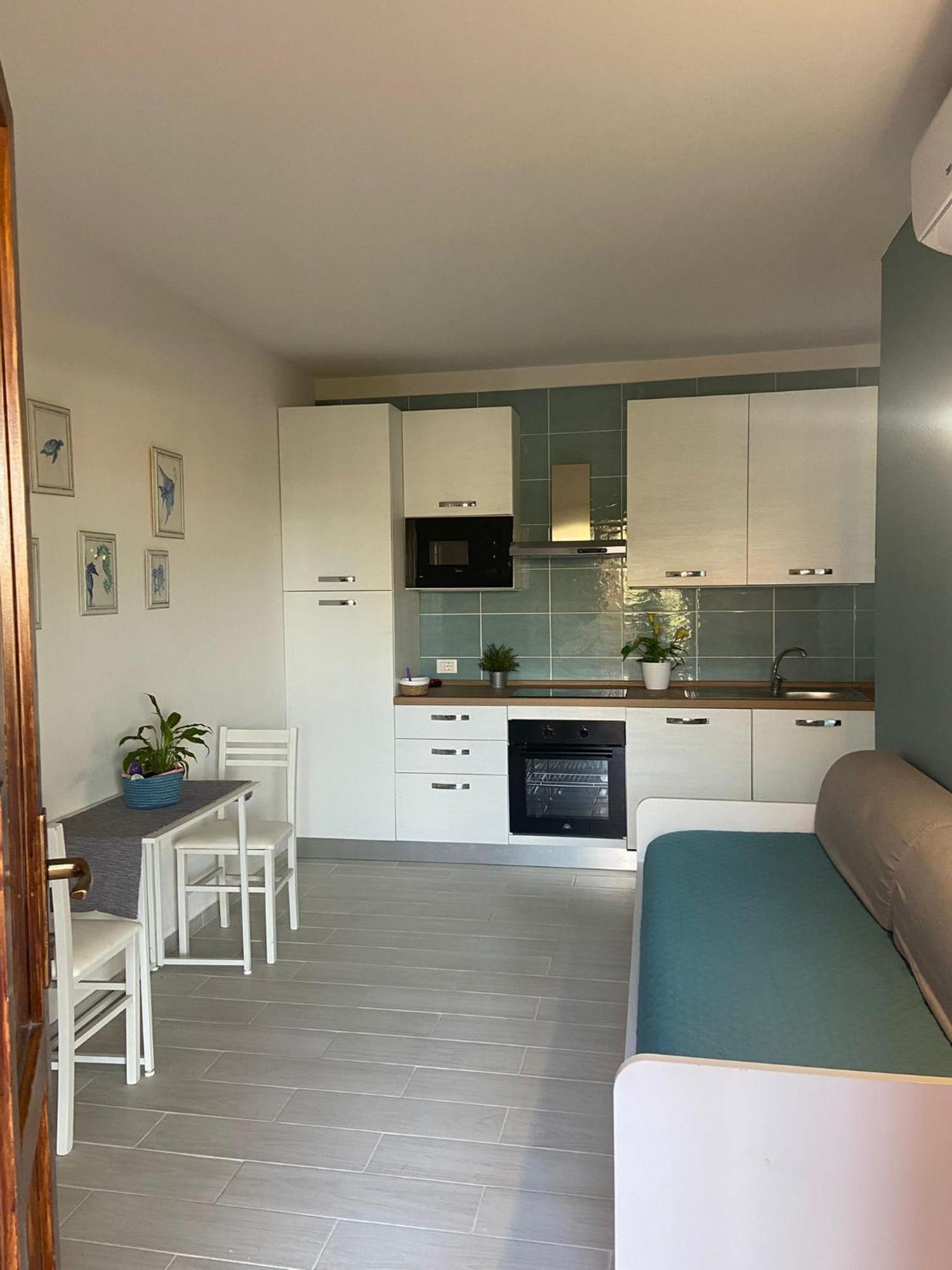 Casa Smeralda: Con Giardino E Vicino Al Mare Punta Molara Bagian luar foto