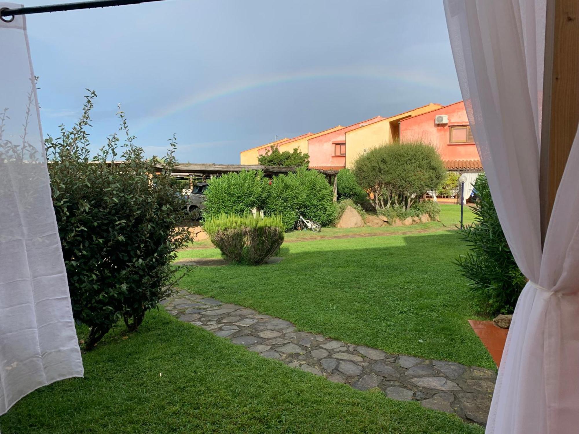 Casa Smeralda: Con Giardino E Vicino Al Mare Punta Molara Bagian luar foto